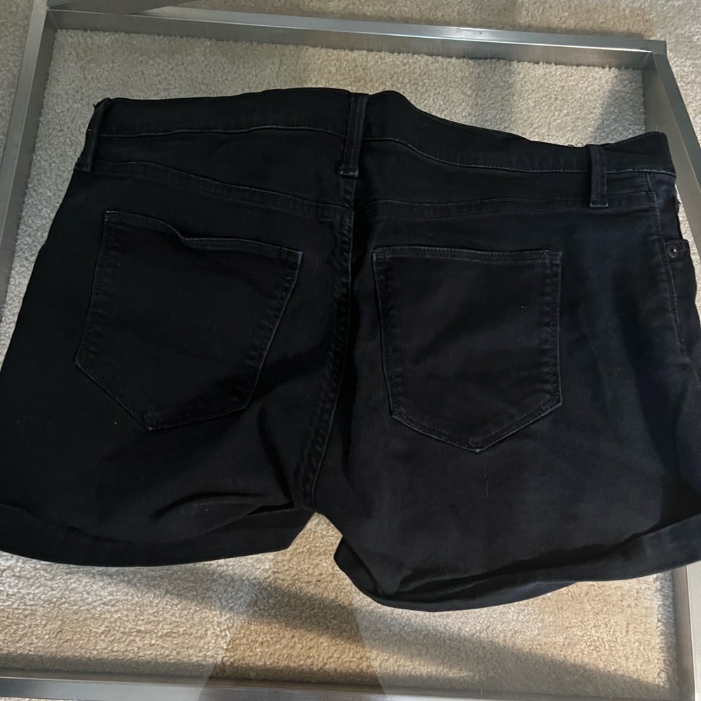 “DIYers Dream” Basic Black Shorts